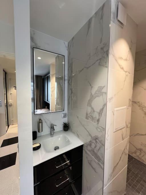 Joia - Vaugirard Apartment Paris